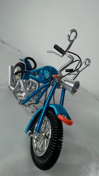 Artisan-Crafted Wire Motorcycle Model – Eye-Catching Metal Sculpture"